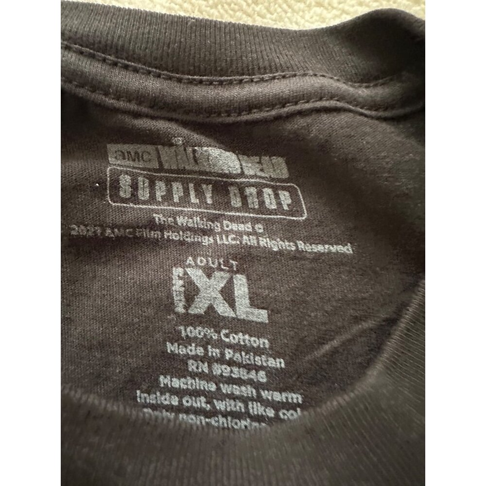The Walking Dead Supply Drop Exclusive Spiked Walker Black T-Shirt Size XL NWOT - Picture 8 of 8